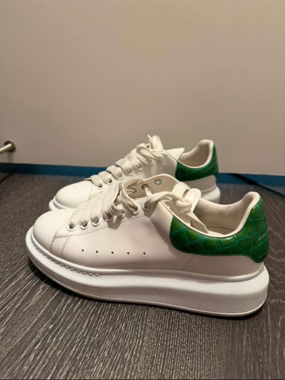 ALEXANDER MCQUEEN White Platform Sneakers with Green Croc Heel Tab